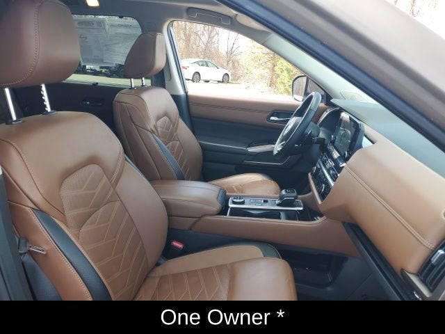 2024 Nissan Pathfinder Platinum