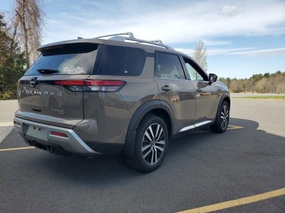 2024 Nissan Pathfinder Platinum