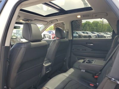 2024 Nissan Pathfinder Platinum