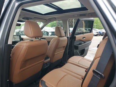 2025 Nissan Pathfinder Platinum