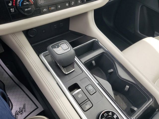 2022 Nissan Pathfinder Platinum