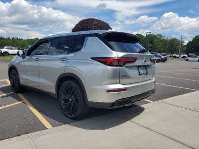 2022 Mitsubishi Outlander SE