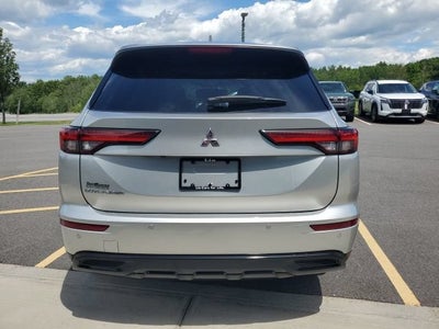 2022 Mitsubishi Outlander SE