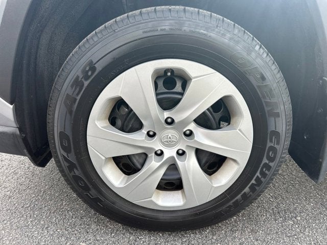 2023 Toyota RAV4 LE