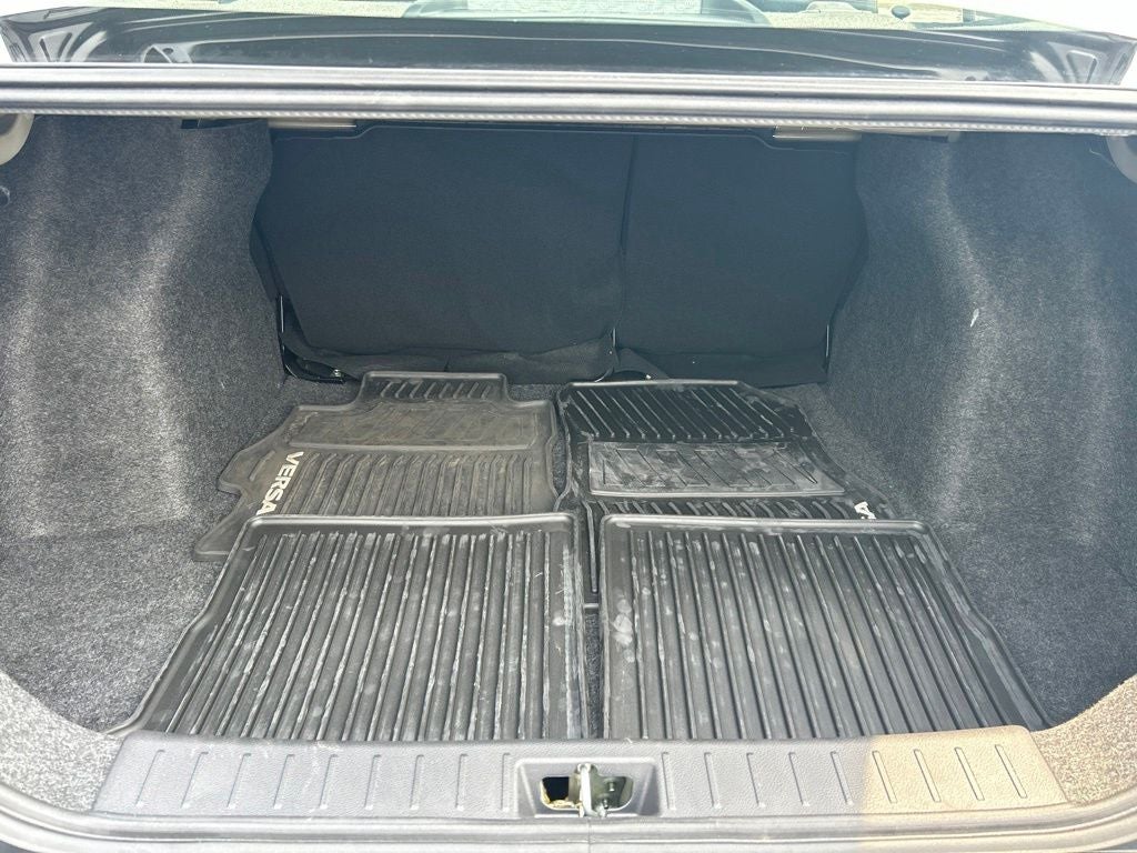 2024 Nissan Versa SR