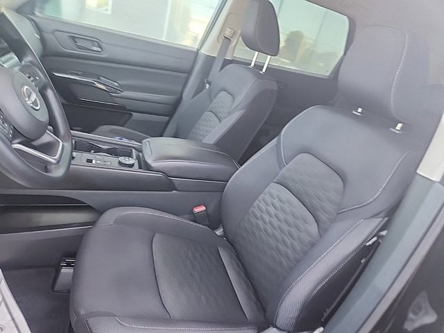 2024 Nissan Pathfinder S