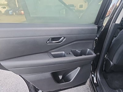 2024 Nissan Pathfinder S