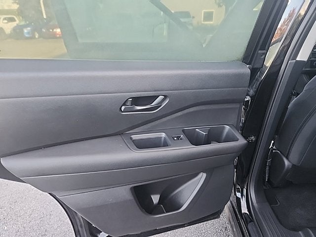 2024 Nissan Pathfinder S