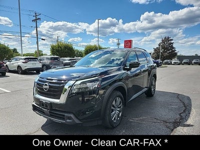 2025 Nissan Pathfinder SV