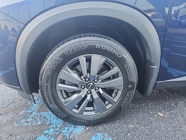 2023 Nissan Pathfinder SV