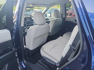 2023 Nissan Pathfinder SV