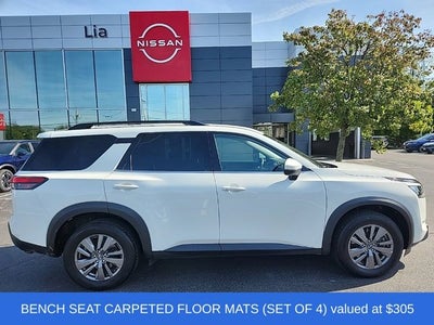 2025 Nissan Pathfinder SV