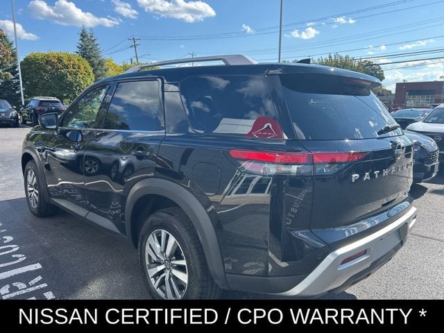 2025 Nissan Pathfinder SL