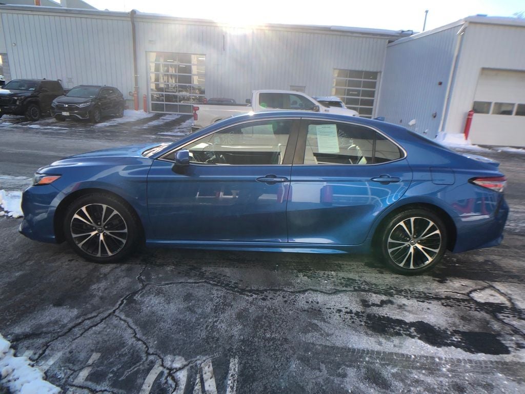 2019 Toyota Camry SE