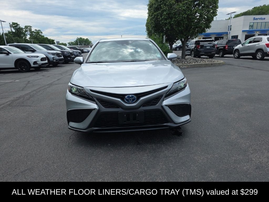 2024 Toyota Camry Hybrid SE