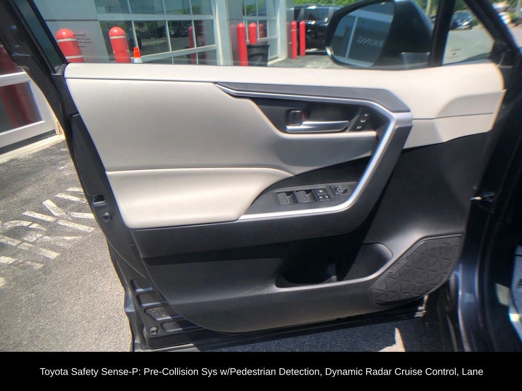 2023 Toyota RAV4 Hybrid XLE Premium
