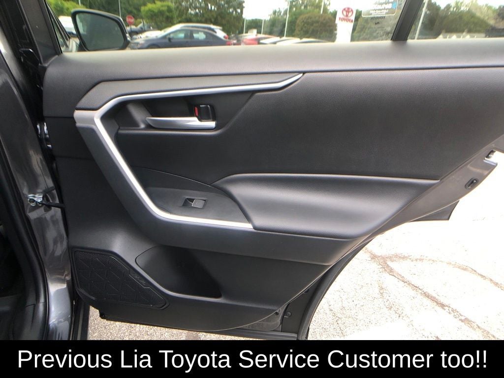 2023 Toyota RAV4 Hybrid SE