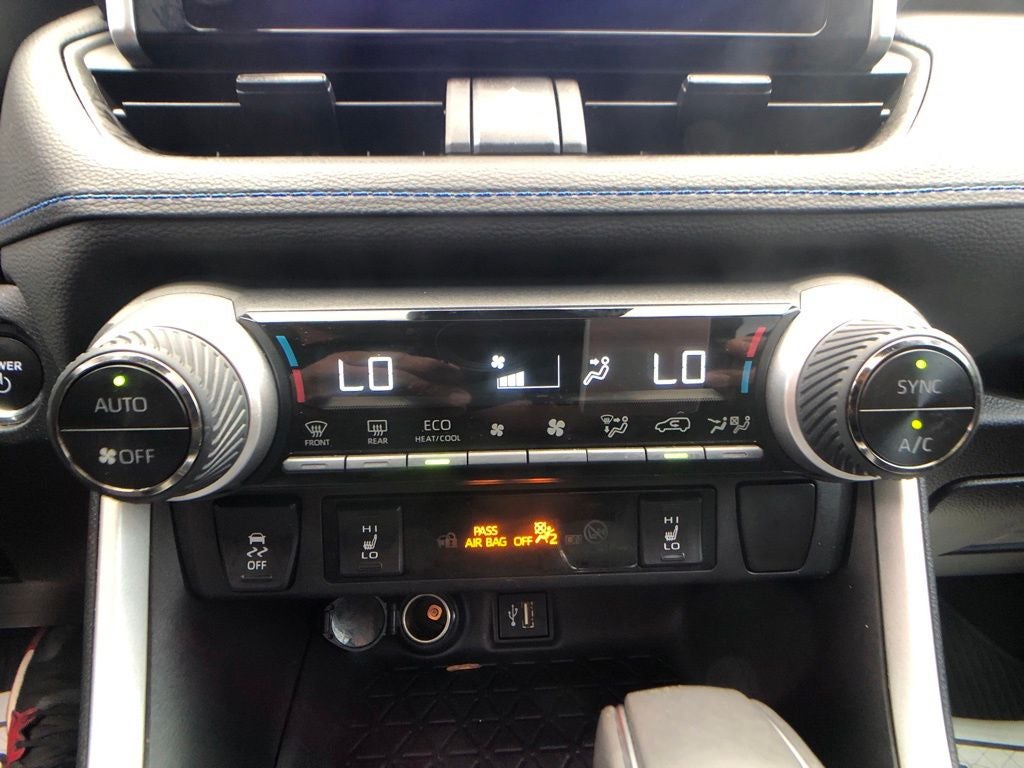 2023 Toyota RAV4 Hybrid SE