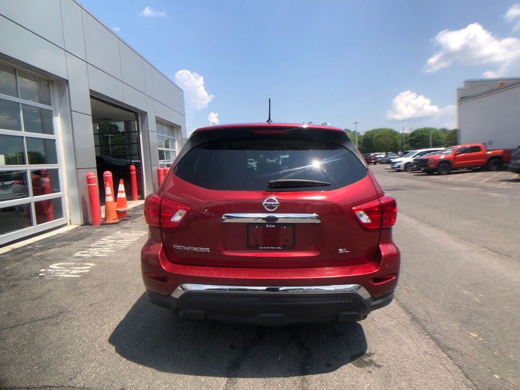 2017 Nissan Pathfinder SL