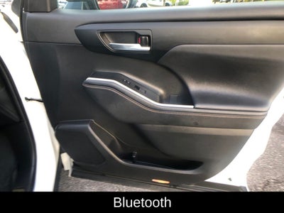 2023 Toyota Highlander Hybrid Bronze Edition