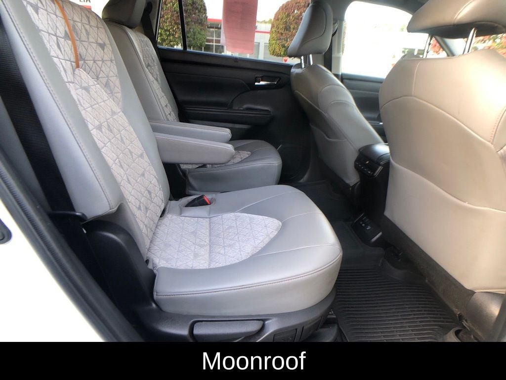 2023 Toyota Highlander Hybrid Bronze Edition