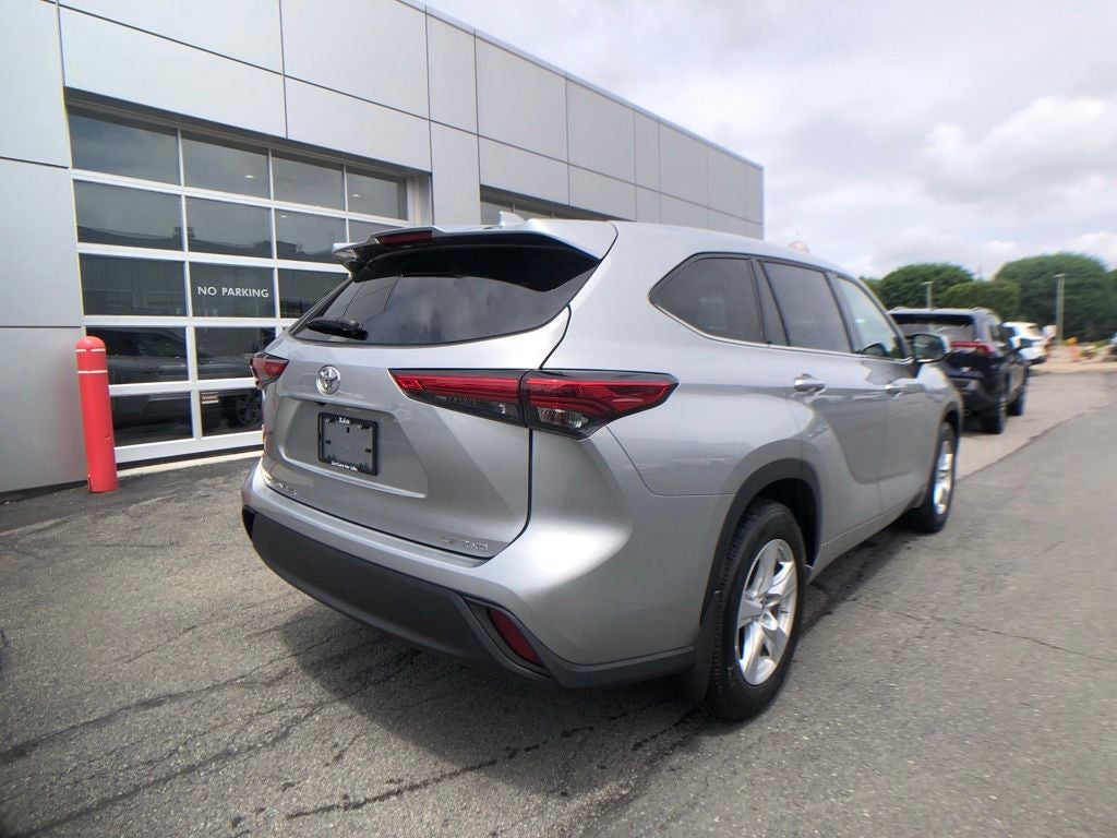 2021 Toyota Highlander LE
