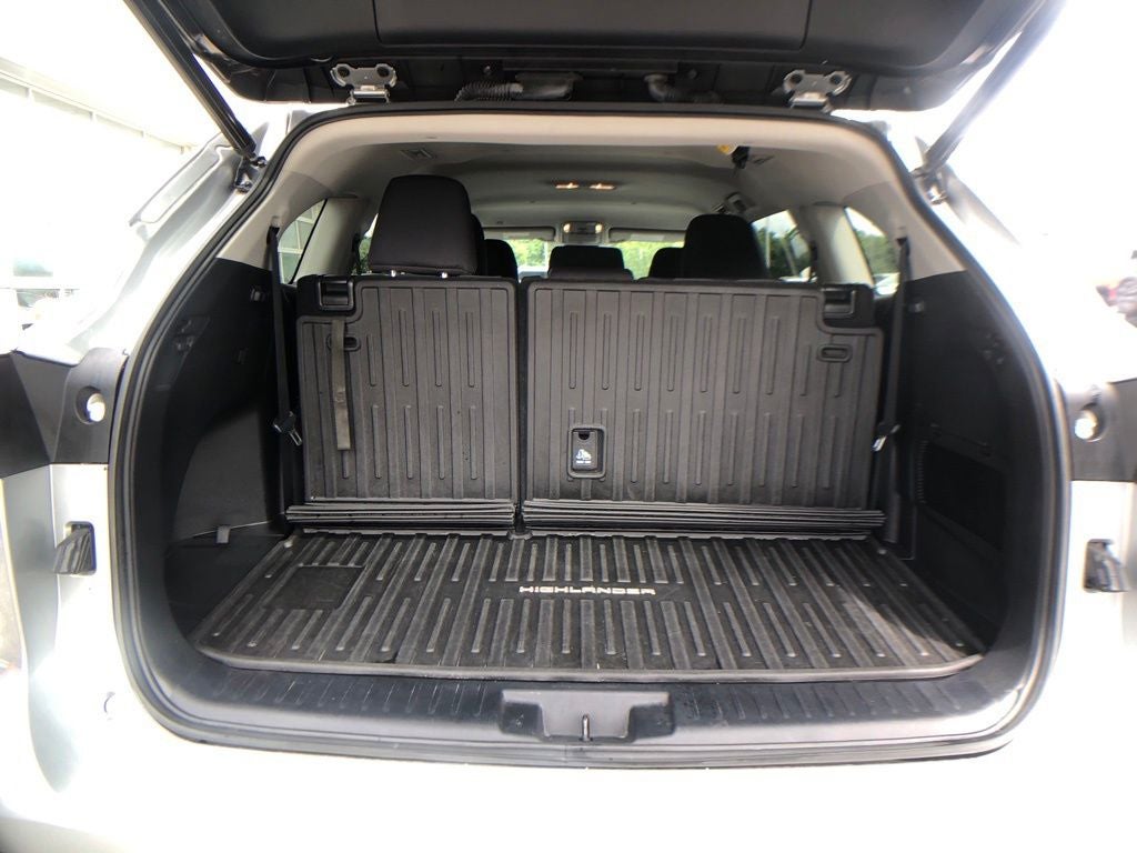 2021 Toyota Highlander LE