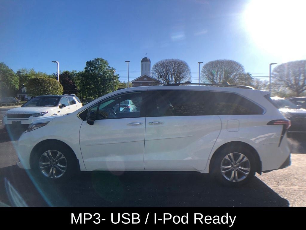 2022 Toyota Sienna XSE 7 Passenger