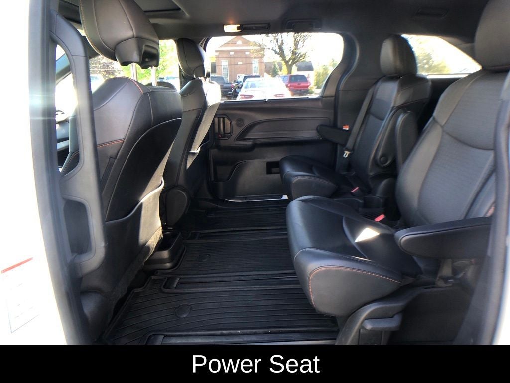 2022 Toyota Sienna XSE 7 Passenger