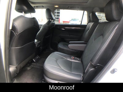2022 Toyota Highlander Platinum