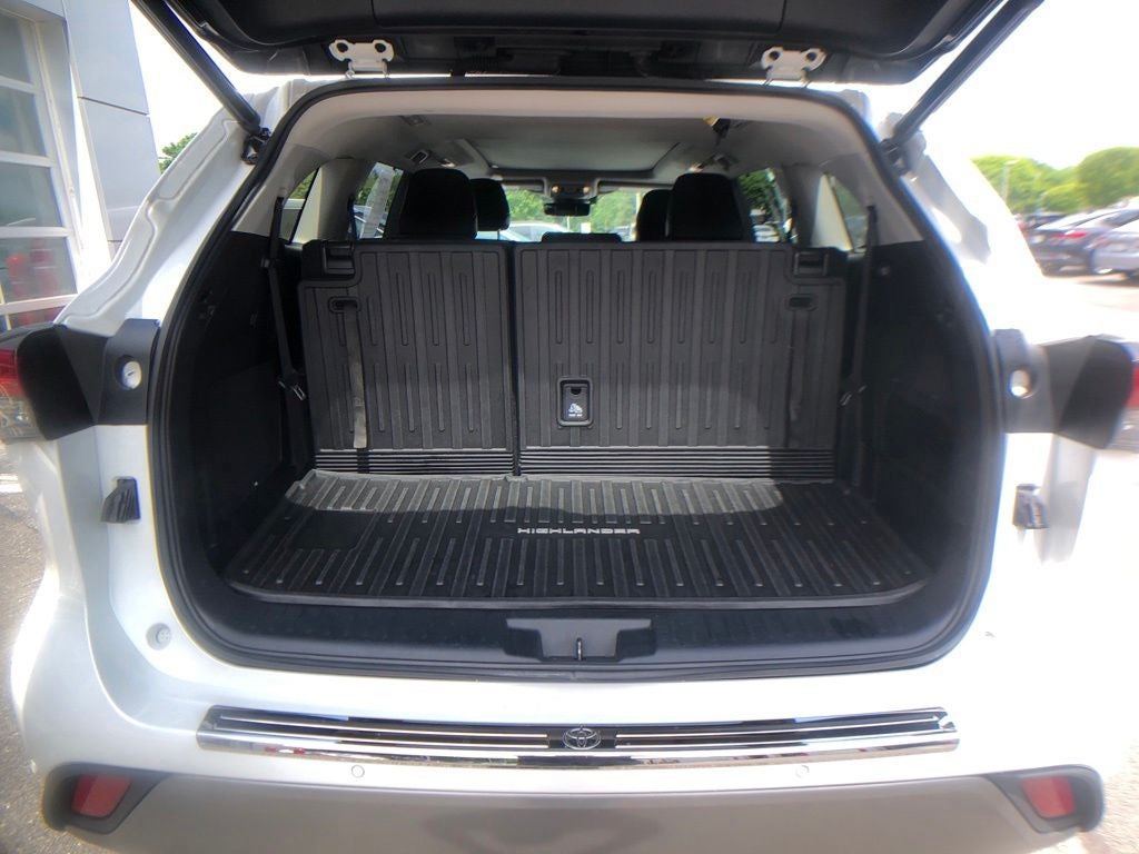 2022 Toyota Highlander Platinum