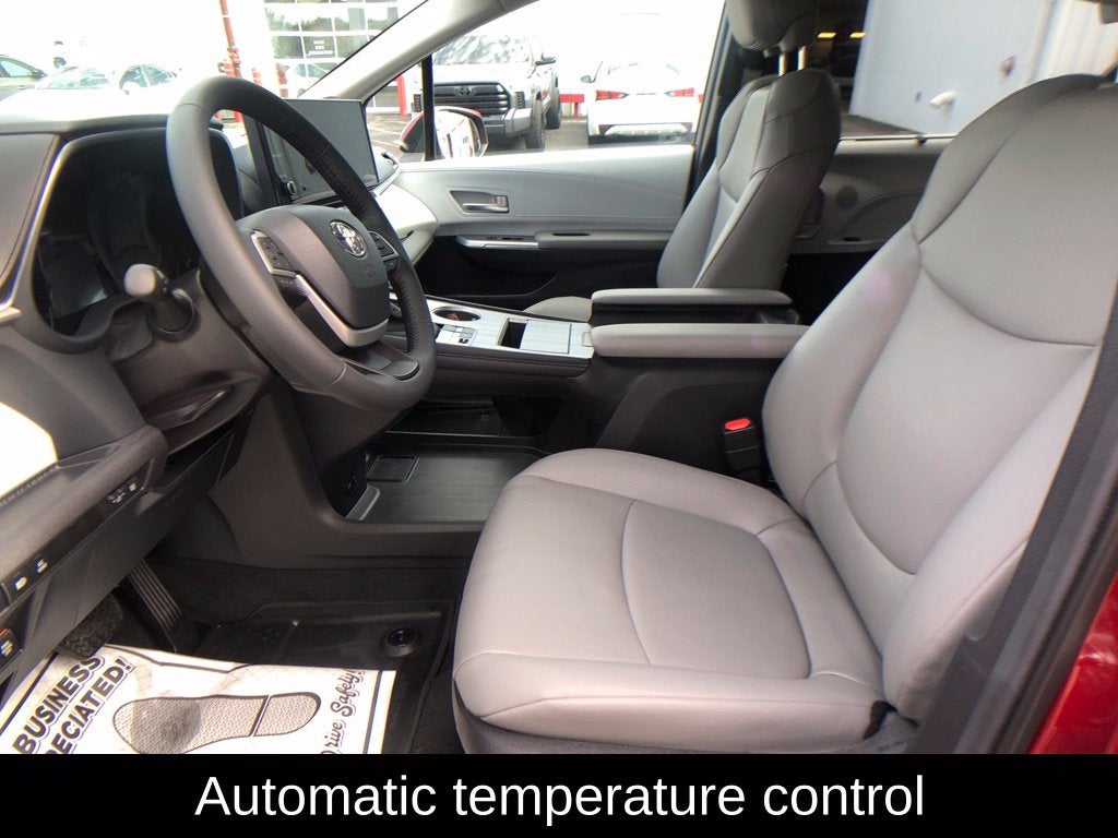 2025 Toyota Sienna XLE 7 Passenger