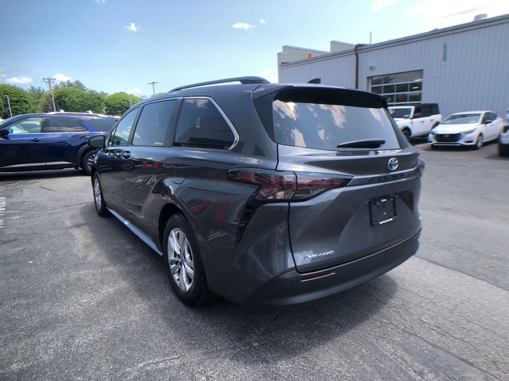 2025 Toyota Sienna XLE 7 Passenger