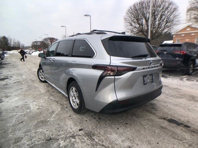 2024 Toyota Sienna XLE 7 Passenger