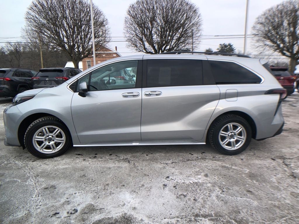2024 Toyota Sienna XLE 7 Passenger
