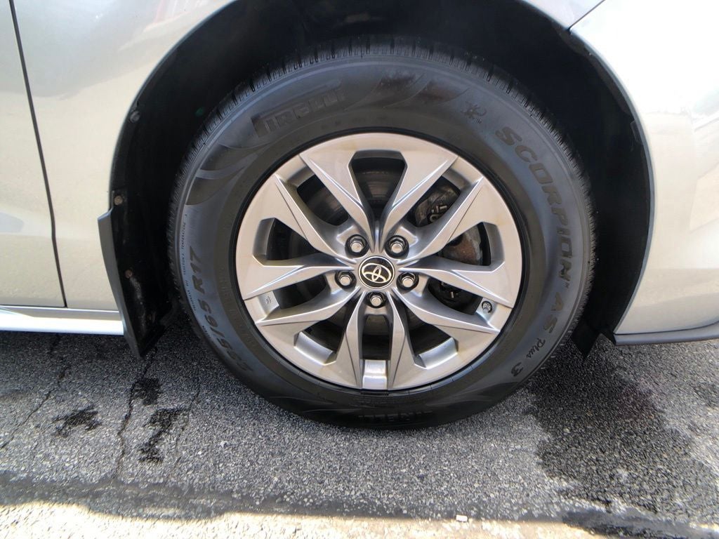 2023 Toyota Sienna XLE 7 Passenger