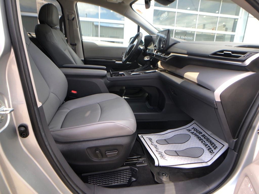 2023 Toyota Sienna XLE 7 Passenger