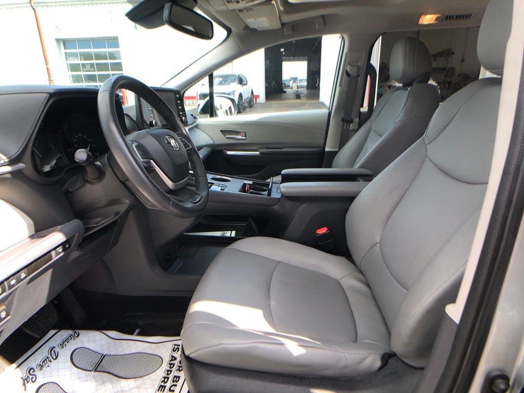 2023 Toyota Sienna XLE 7 Passenger