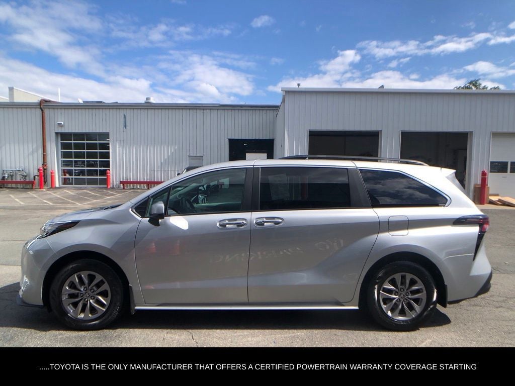 2023 Toyota Sienna XLE 7 Passenger