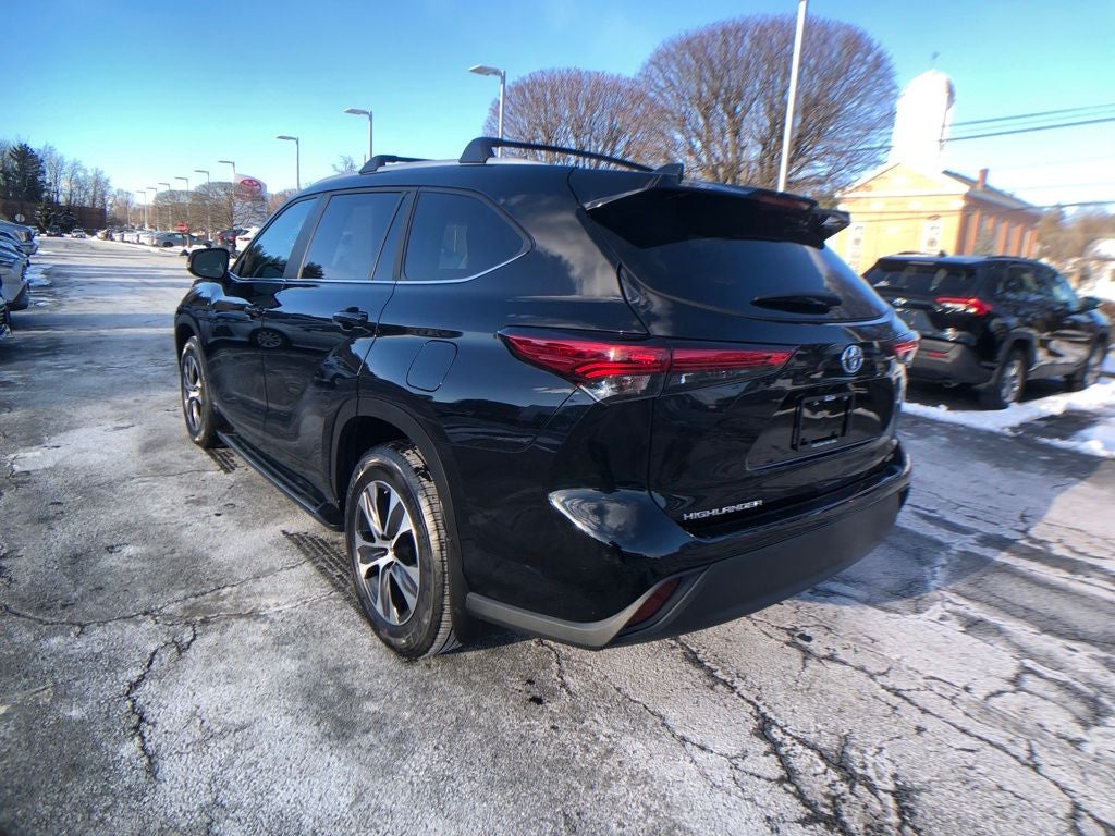 2023 Toyota Highlander Hybrid XLE