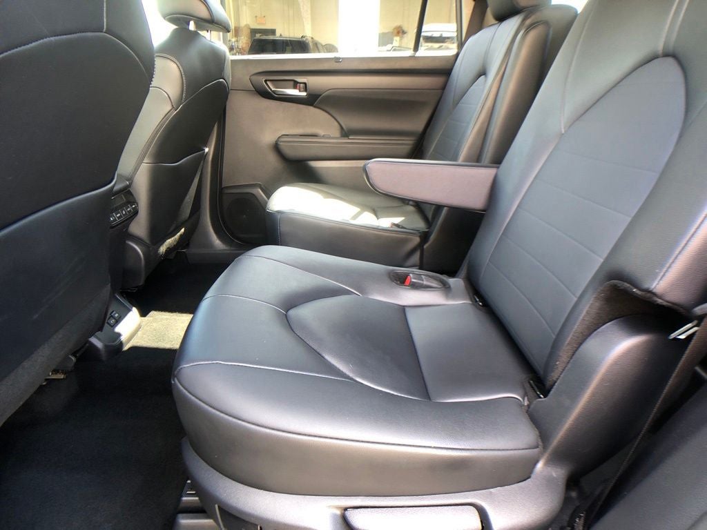 2025 Toyota Highlander XLE