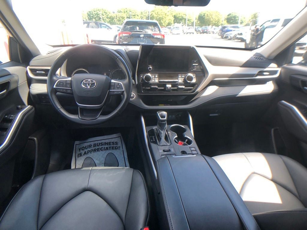2025 Toyota Highlander XLE