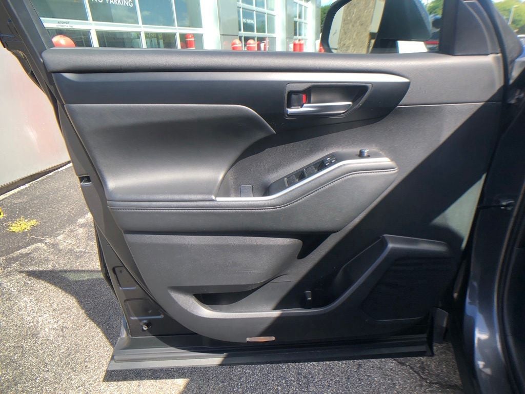 2025 Toyota Highlander XLE