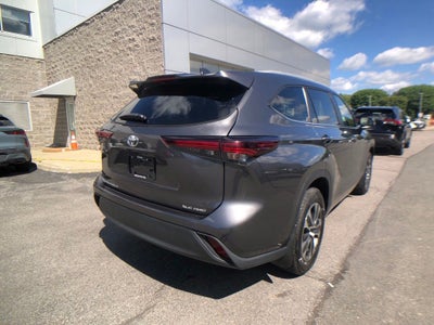 2025 Toyota Highlander XLE