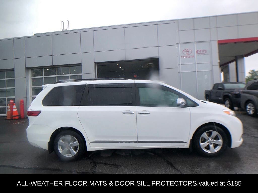 2016 Toyota Sienna LE 8 Passenger