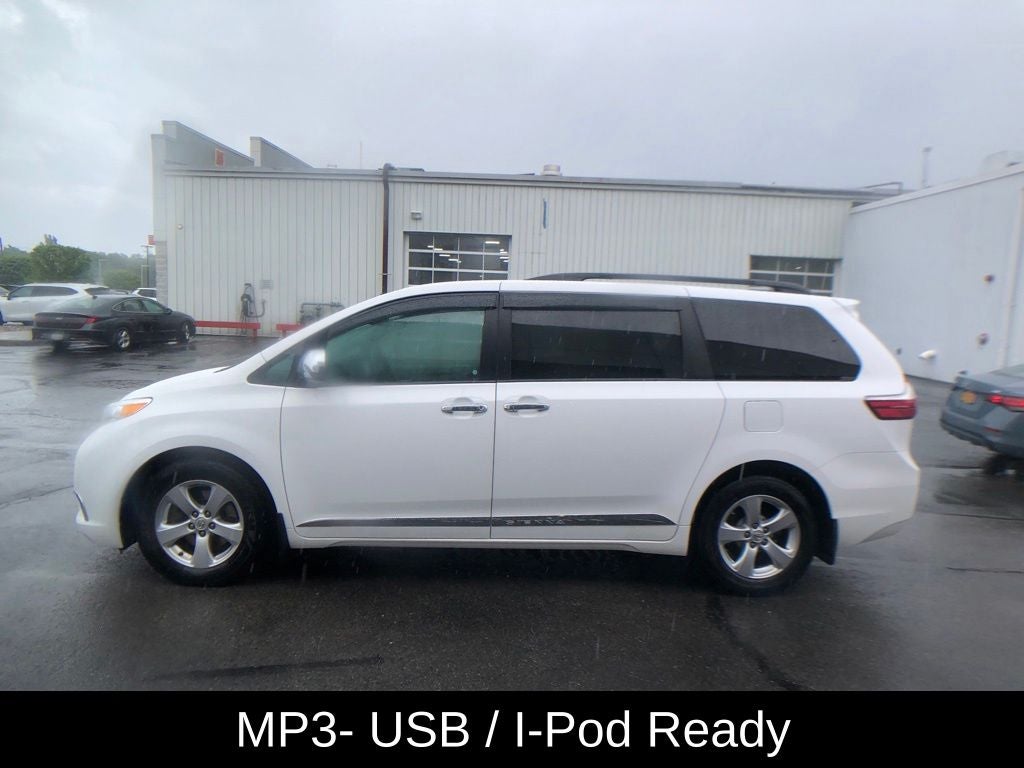 2016 Toyota Sienna LE 8 Passenger