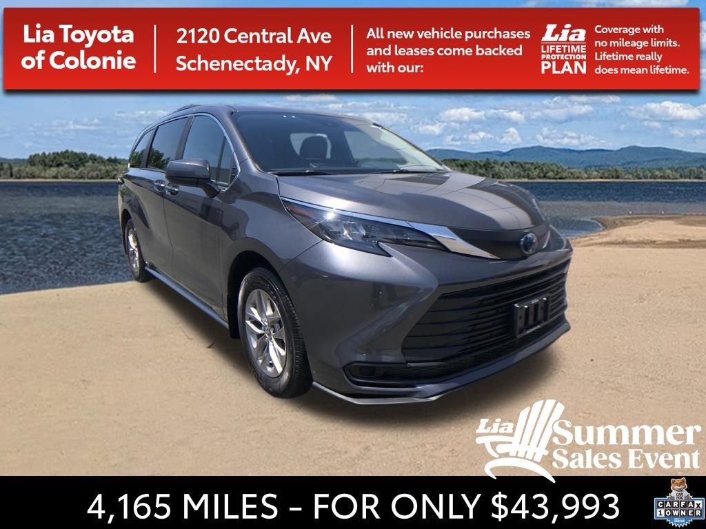 2025 Toyota Sienna LE 8 Passenger