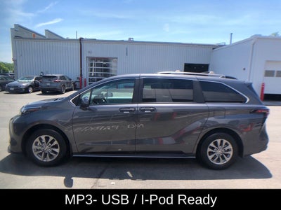 2025 Toyota Sienna LE 8 Passenger