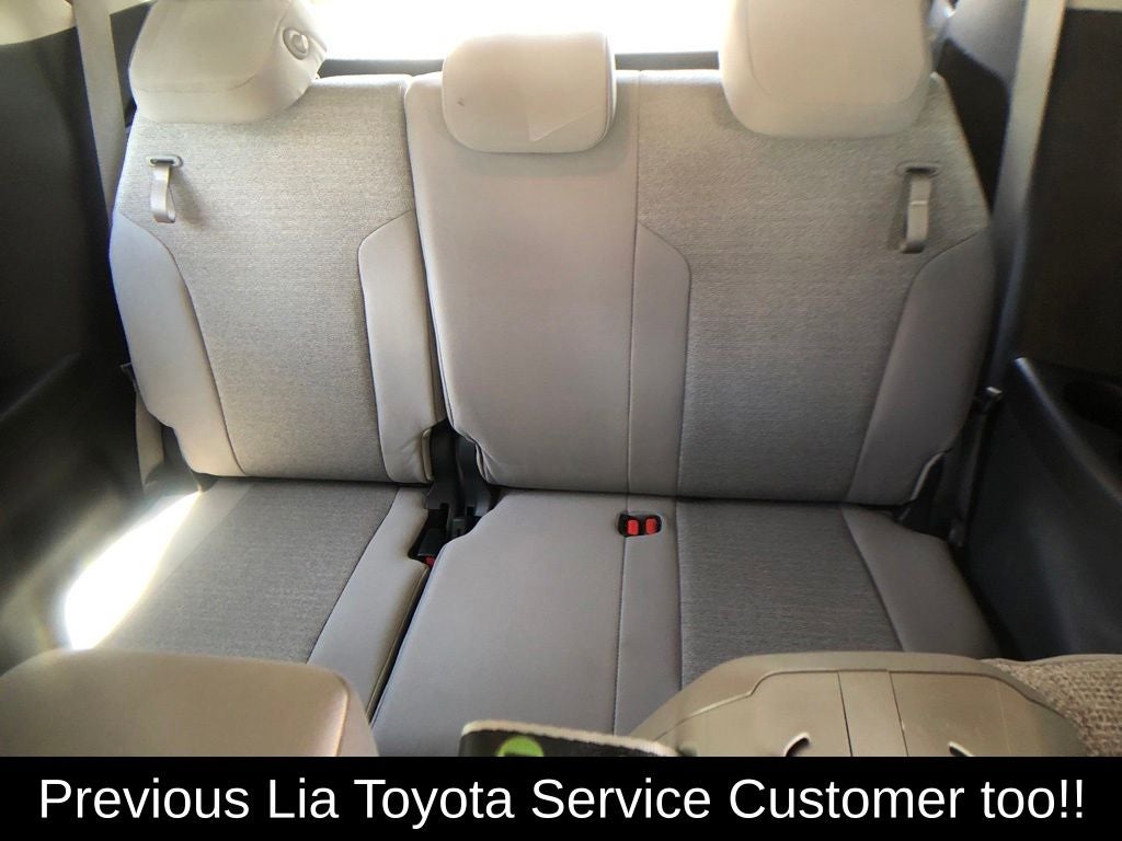 2025 Toyota Sienna LE 8 Passenger