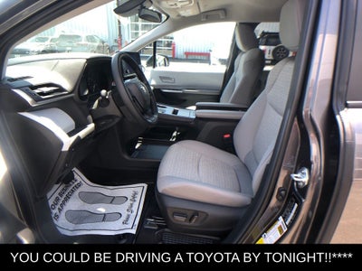 2025 Toyota Sienna LE 8 Passenger